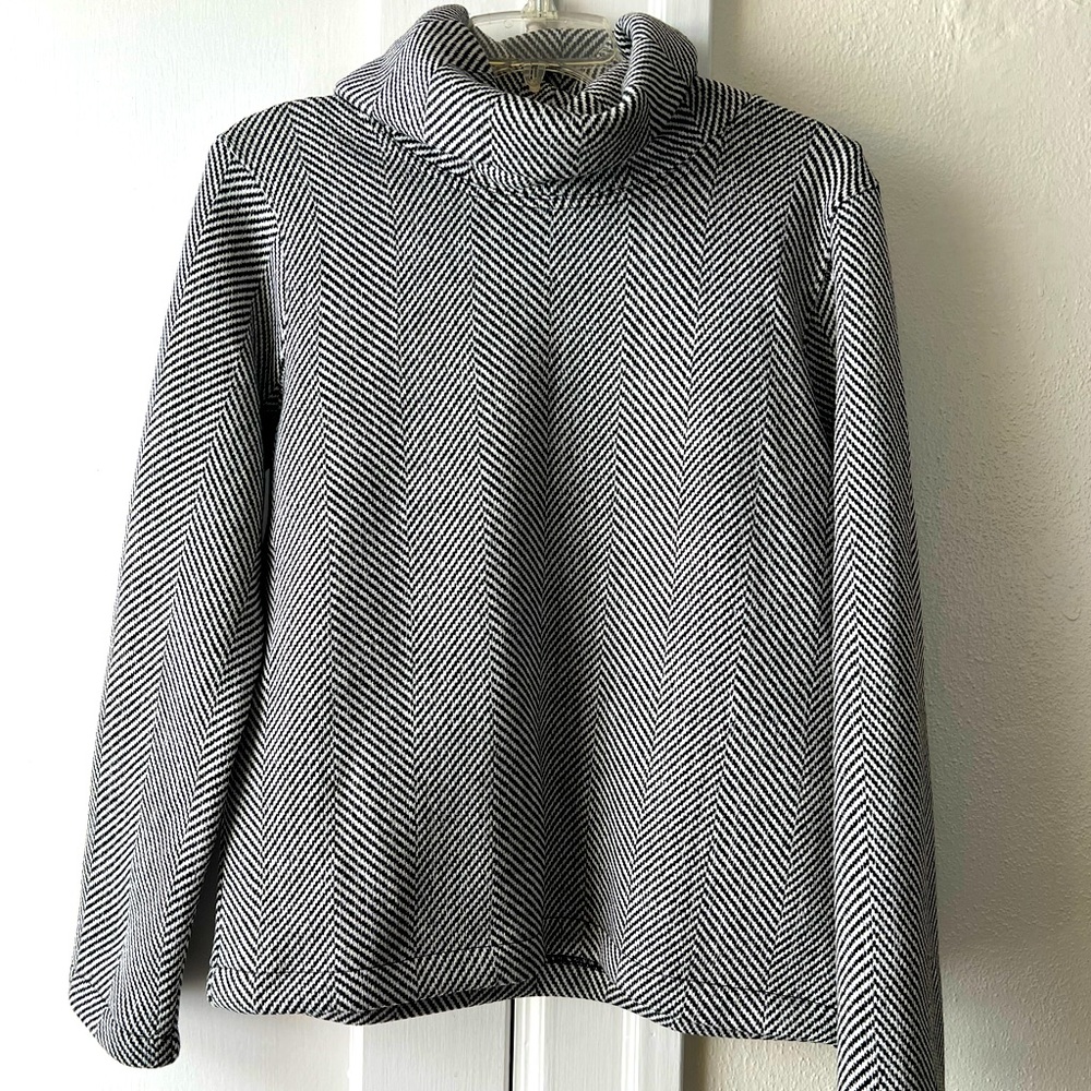 Women J Crew Medium Black White Herringbone Turtleneck Fleece Cozy Top